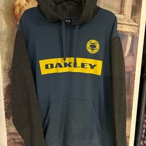 Oakley Men's Blue and Gray Hoodie size XXL. Like New condition!